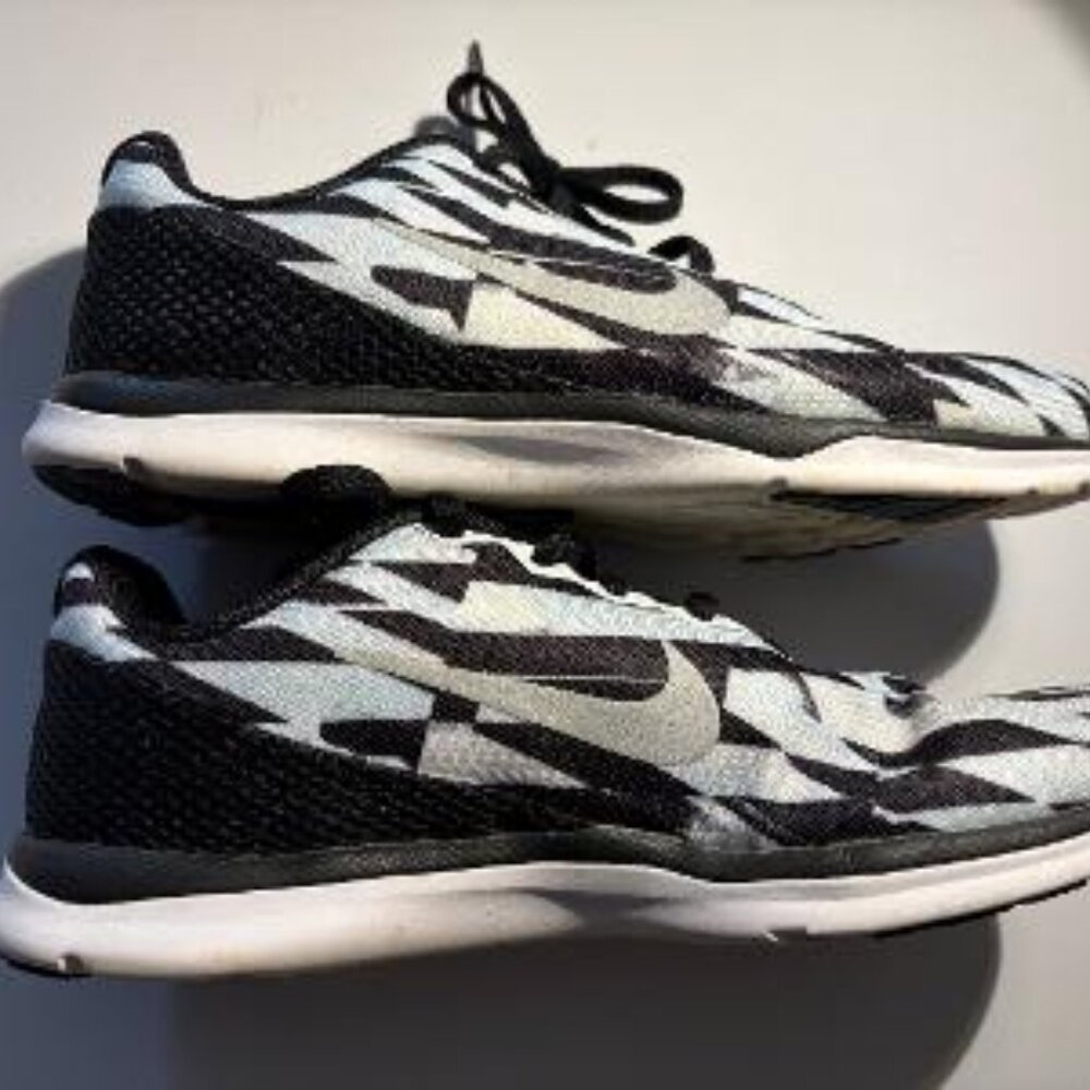 Nike - Picture 3 of 6